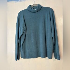 L.L Bean women’s cashmere turtleneck blue preppy casual